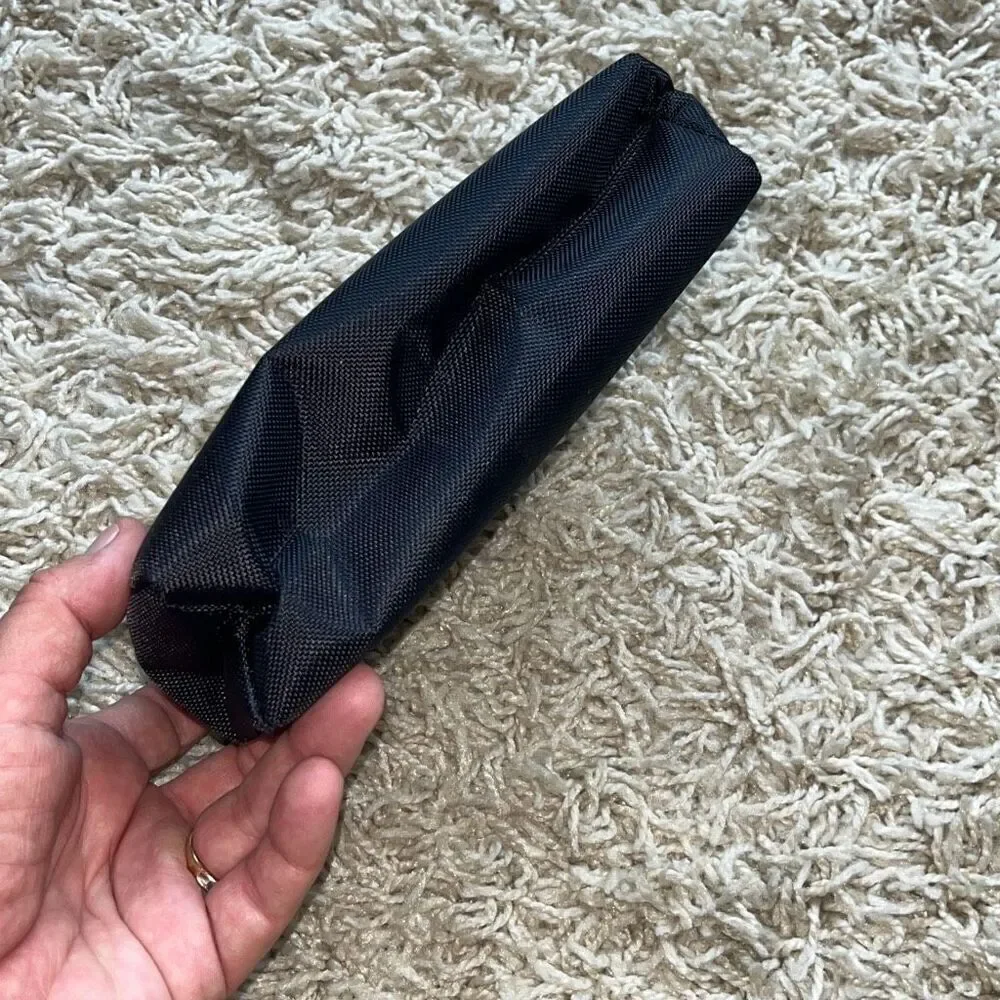 Tumi delta small